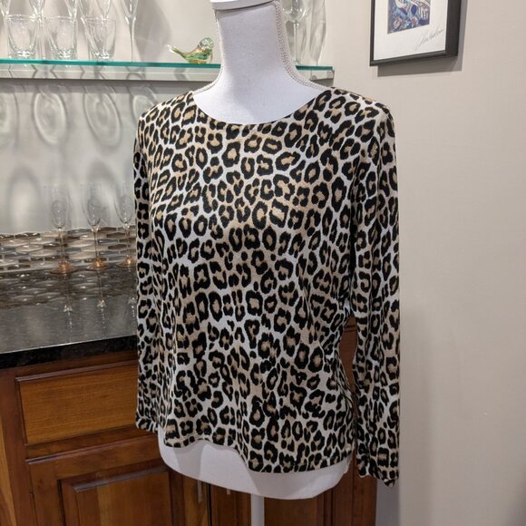 Chico's Leopard Round Neck Pullover Sweater Long Sleeve Button Accents Chicos - Picture 1 of 4